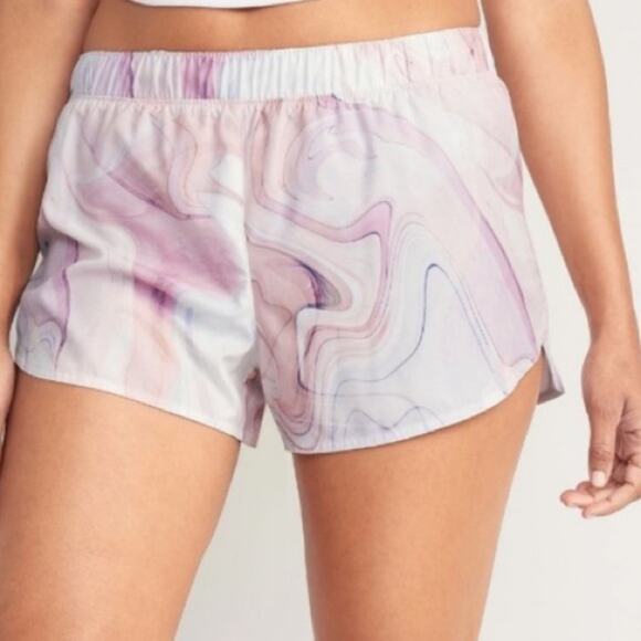 Old Navy Looking glass Mid-Rise StretchTech Dolphin-Hem Run Shorts - Picture 1 of 10